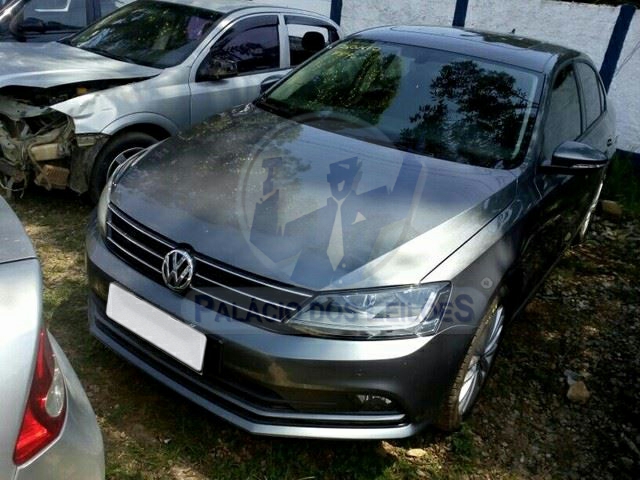 LOTE 032 - Volkswagen Jetta 2.0 Trendline Tiptronic 2016