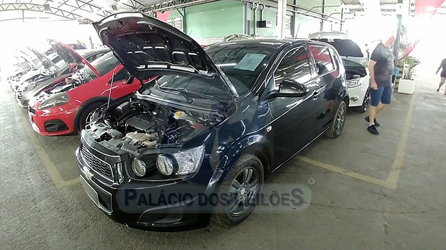 LOTE 015 - Chevrolet Sonic LT HB 2013