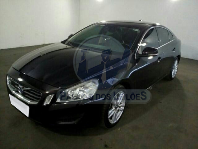 LOTE 040 - Volvo S60 2.0 T5 Drive-E Kinetic 2015