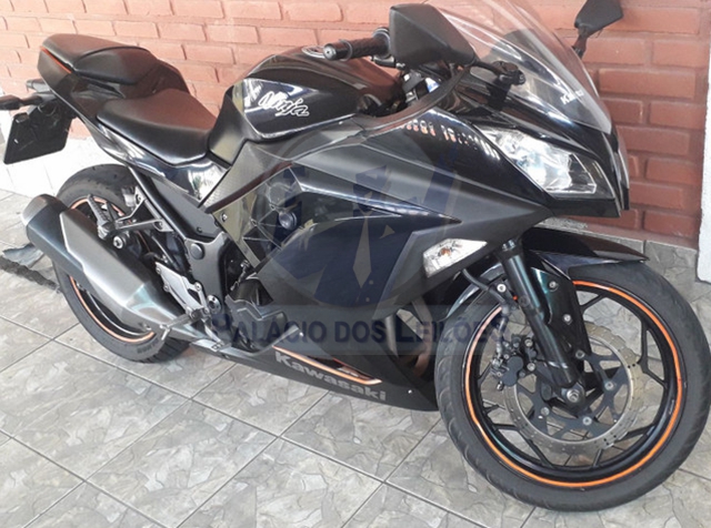 Lote 07 - Kawasaki Ninja 300 2013