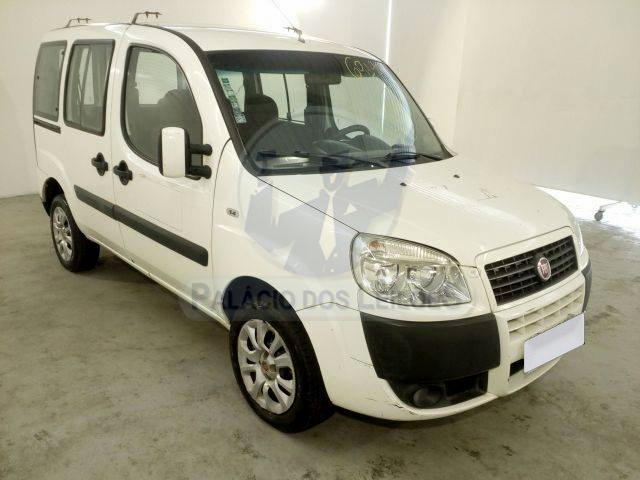 LOTE 023 - Fiat Doblò Adventure 1.8 16V 2014