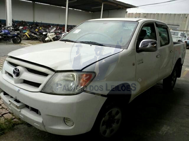 LOTE 033 - Toyota Hilux 3.0 Turb0 4x4 2015