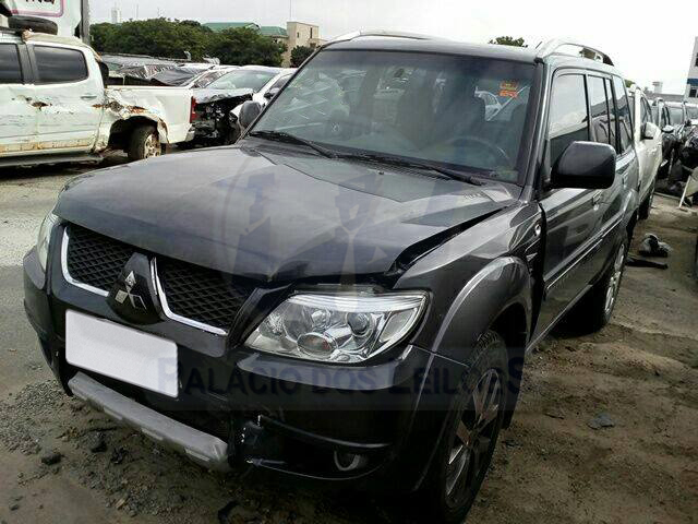 LOTE 003 - Mitsubishi Pajero TR4 2.0 16V 4x2 2014