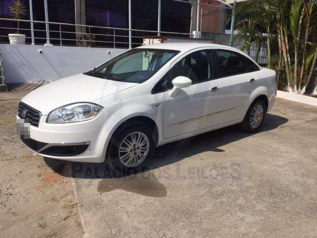 LOTE 025 - Fiat Linea Absolute 1.8 16V Dualogic 2015