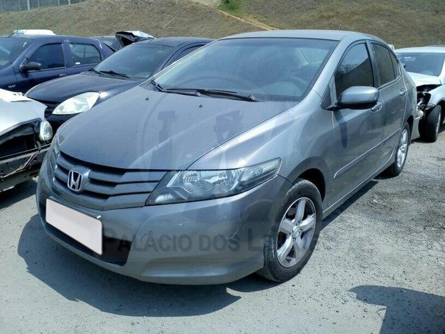 LOTE 040 - Honda City DX 1.5 2014