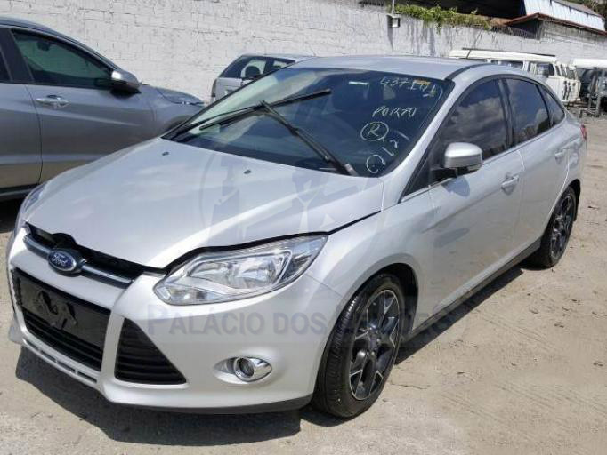 LOTE 018 - FORD FOCUS SEDAN TITANIUM POWESHIFT 2015