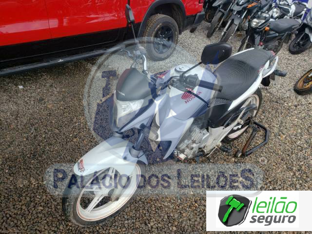 LOTE 008 /CB 300 R