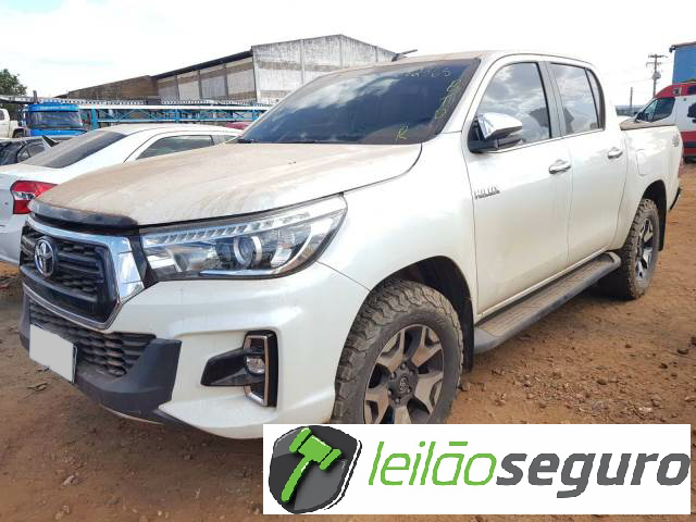 LOTE 030 TOYOTA HILUX CD 2016