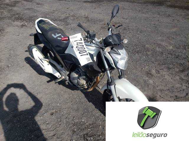 LOTE 019 YAMAHA FAZER YS 250 2015