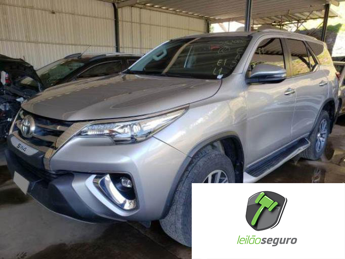 LOTE 010 TOYOTA HILUX SW4 2018