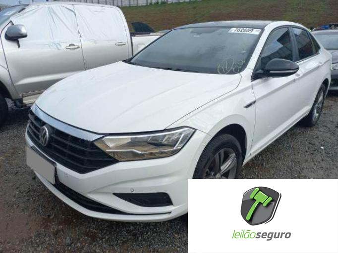 LOTE 013 VOLKSWAGEN JETTA 2020