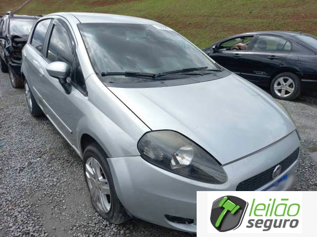 LOTE 015 FIAT/PUNTO ATTRACTIVE 1.4 FIRE 2011